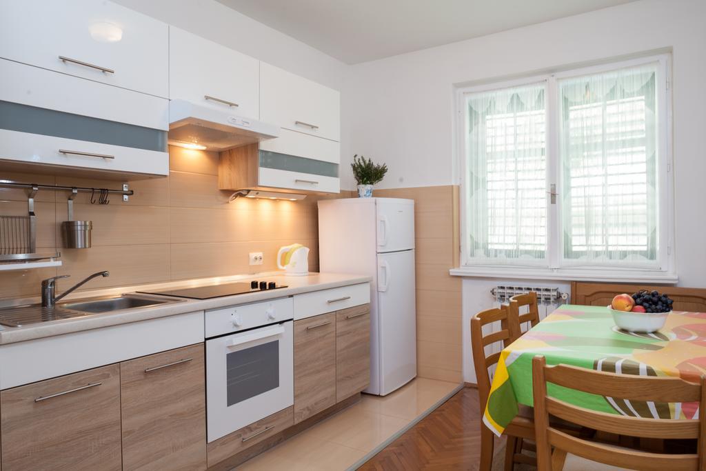Apartment Nevia Makarska Oda fotoğraf
